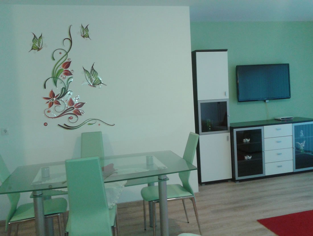 Wohnküche mit Esstisch